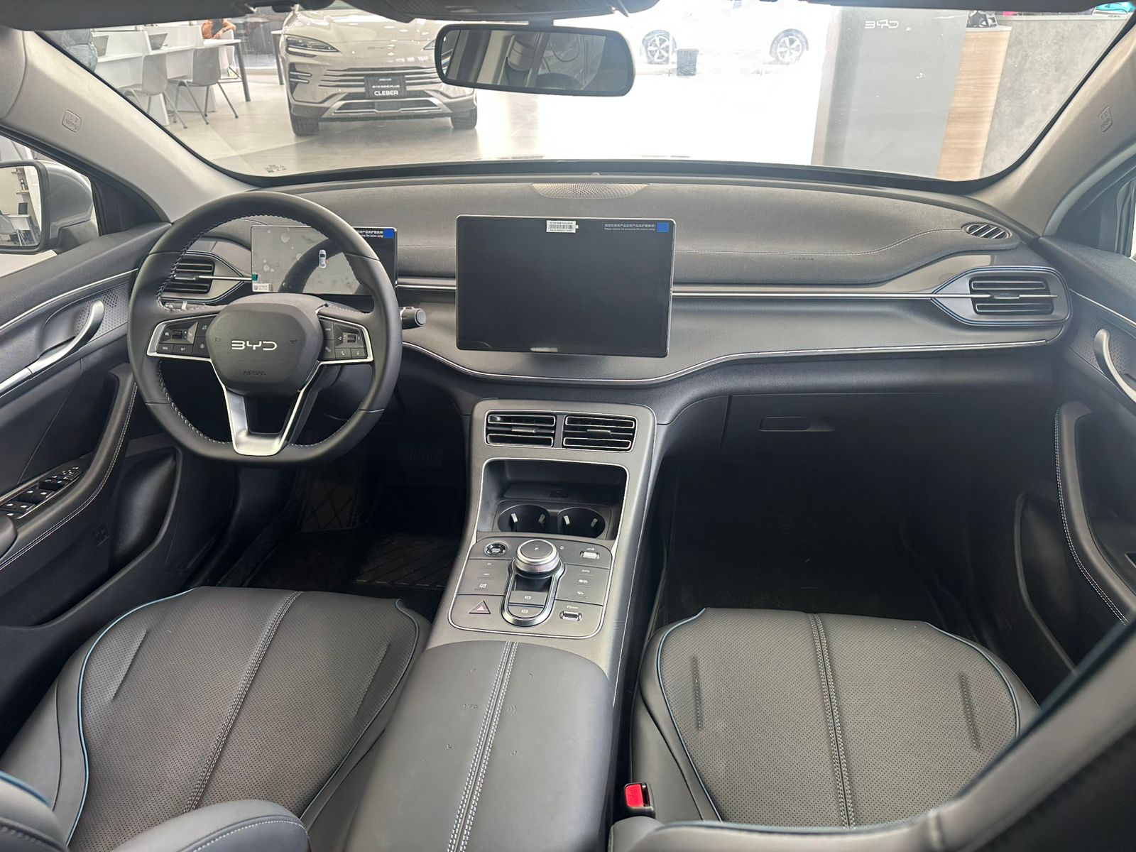 BYD KING DM-i - Vista 4